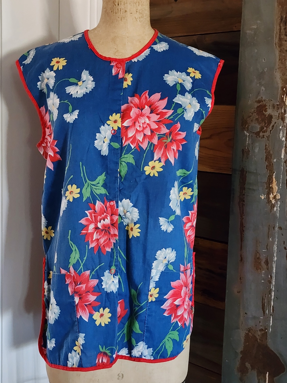 Vintage Blue Floral Snap-Front Smock with Red Trim